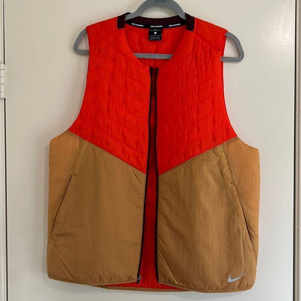 Nike Aerolayer Reflective Running Repel Vest (Men’s L)